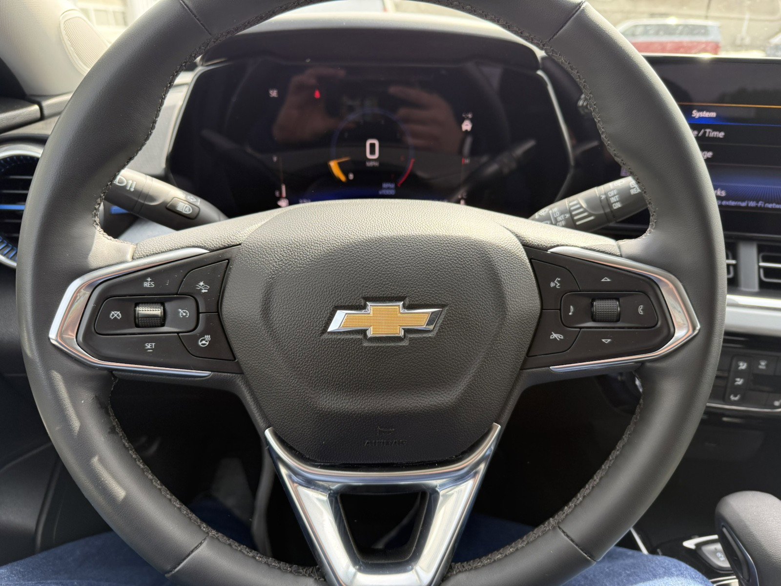 Used 2024 Chevrolet Trax LT w/ LT Convenience Package image 13