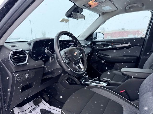 Used 2024 Chevrolet TrailBlazer LT w/ LT Cold Weather Package image 8