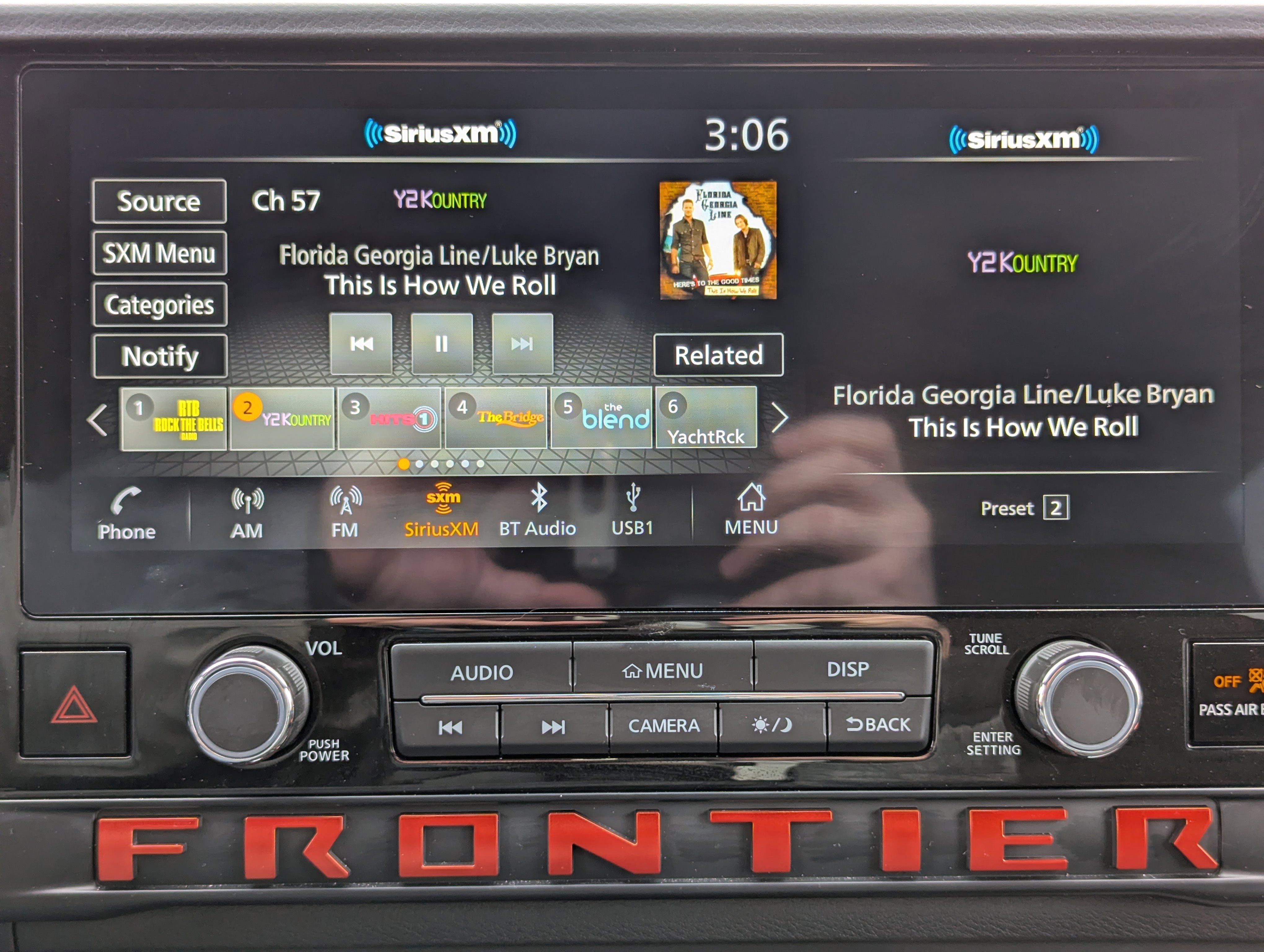 Used 2025 Nissan Frontier PRO-4X w/ Pro Convenience Package image 23