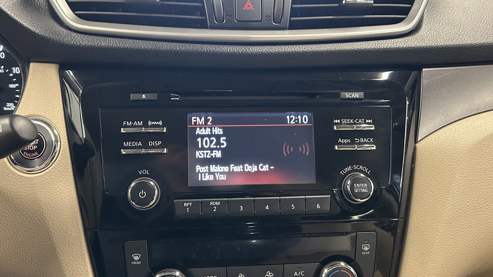 Used 2015 Nissan Rogue SV image 28