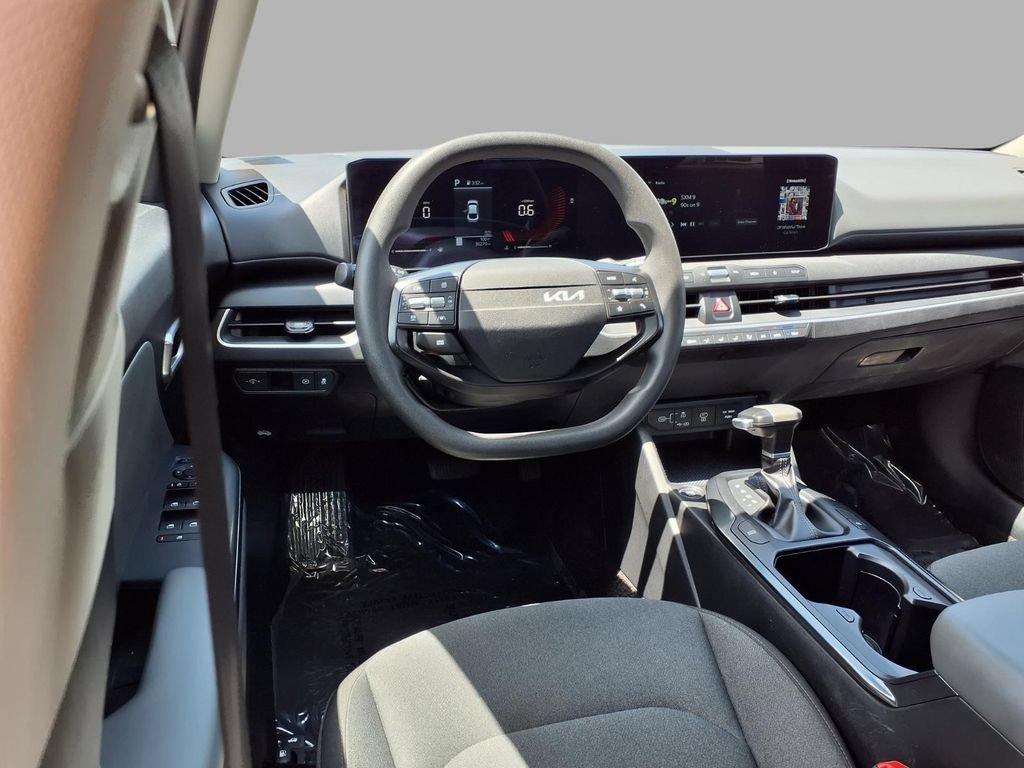Used 2025 Kia K4 FWD image 4