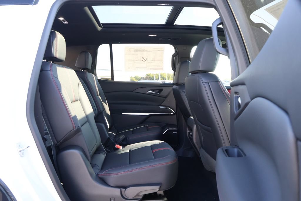 New 2026 Chevrolet Traverse RS w/ LPO, Floor Liner Package image 40