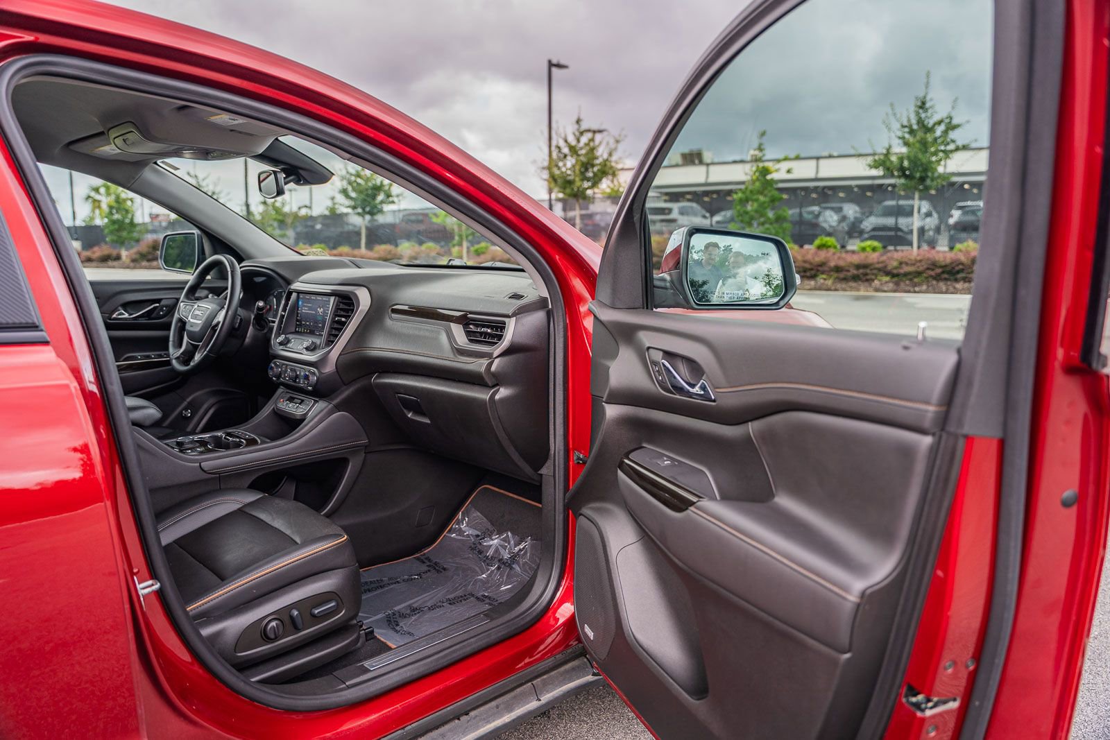 Used 2023 GMC Acadia AT4 w/ Technology Package image 12