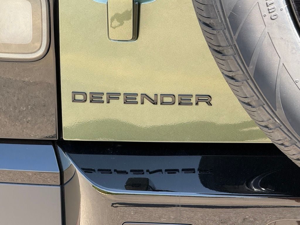 New 2026 Land Rover Defender 110 S AWD/4WD image 36