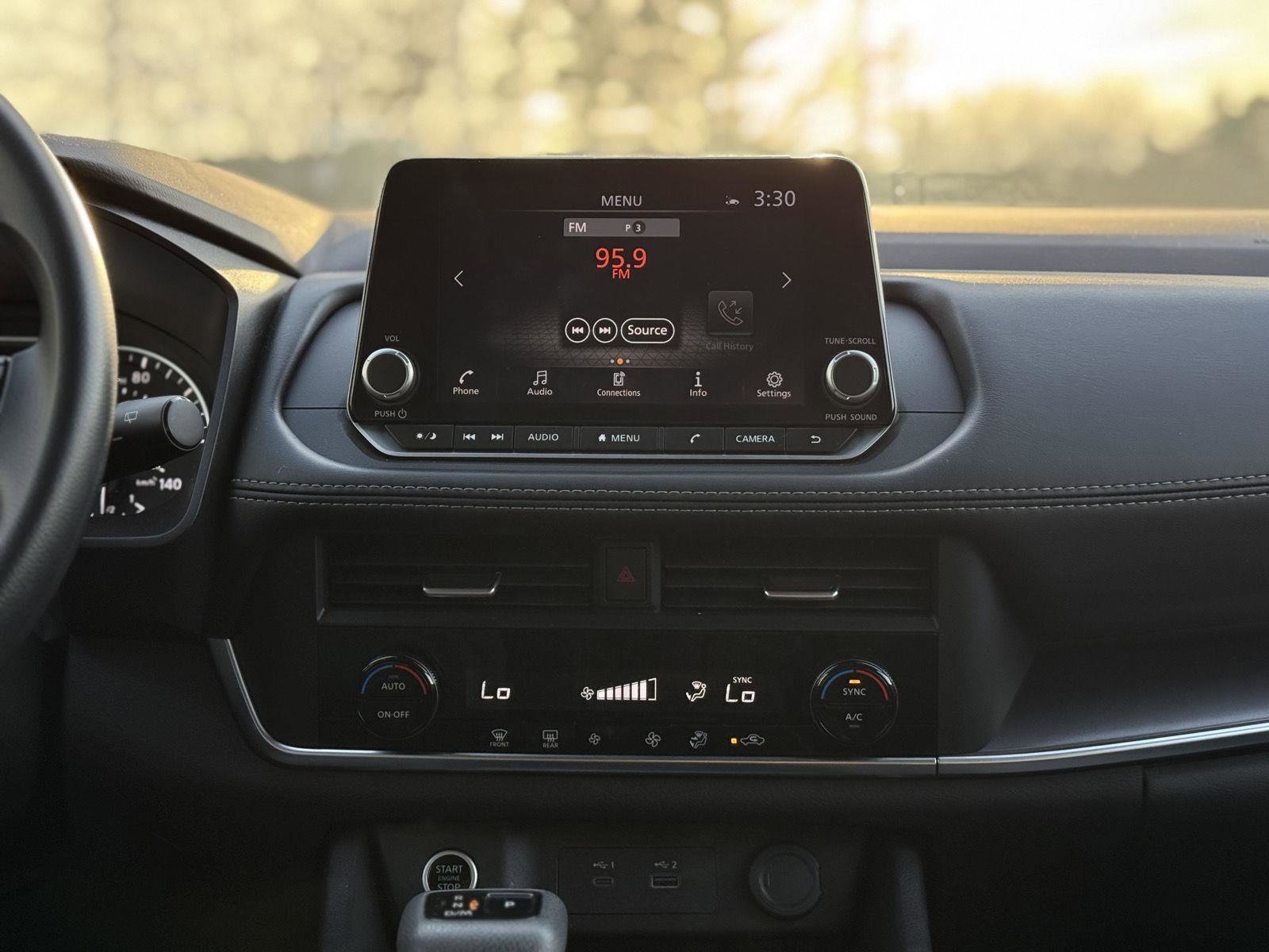 Used 2023 Nissan Rogue SV image 18