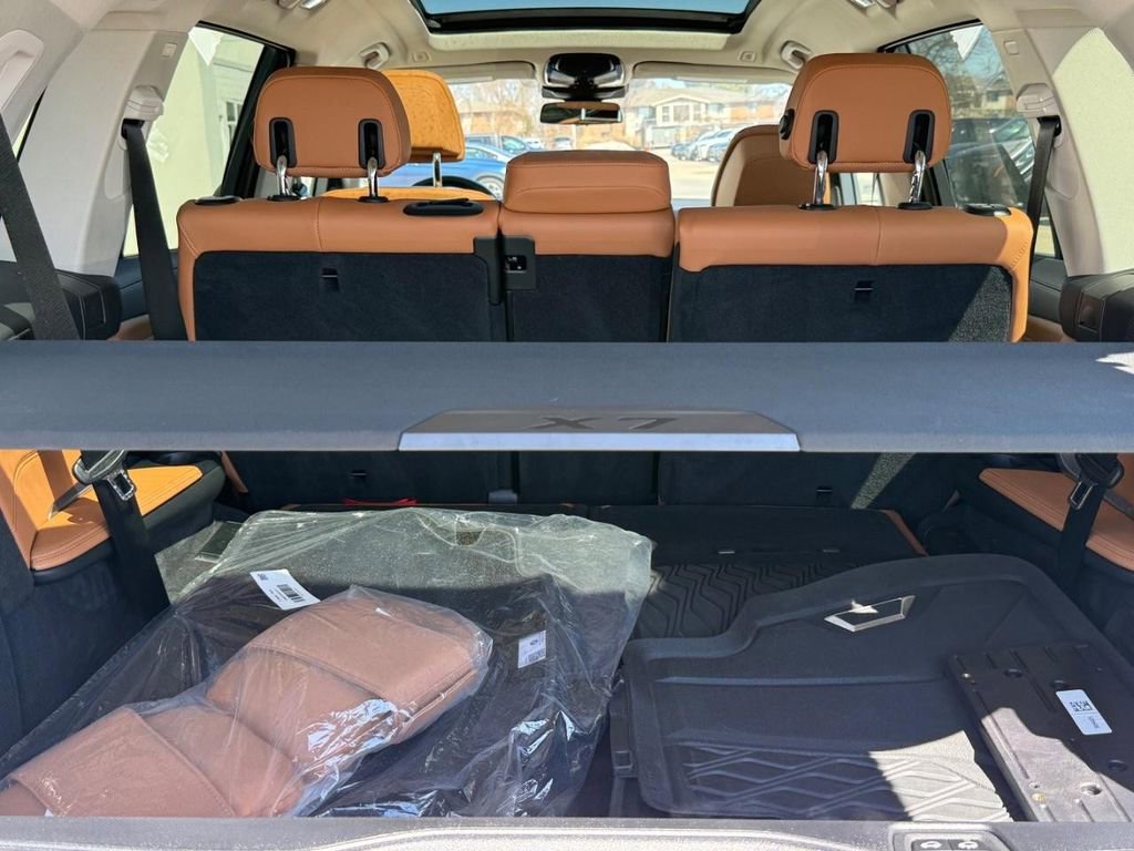 Certified 2023 BMW X7 xDrive40i w/ Premium Package image 5
