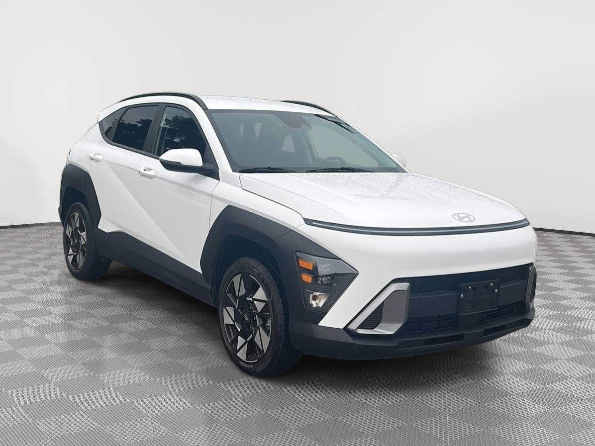 Certified 2025 Hyundai Kona SEL AWD/4WD image 3