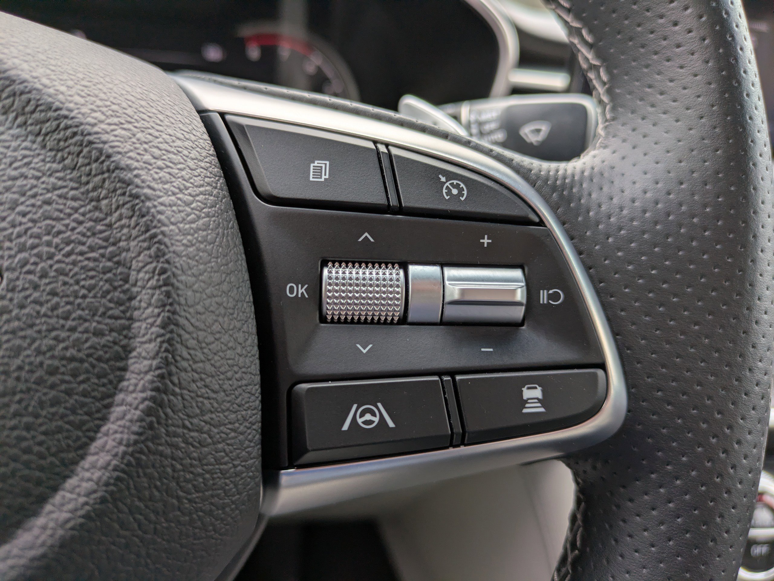 Certified 2022 Genesis G70 3.3T image 21