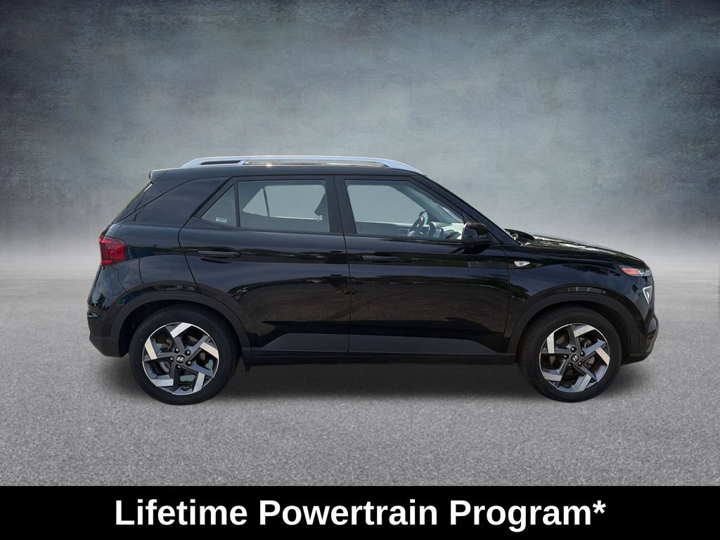 Used 2025 Hyundai Venue SEL FWD image 7