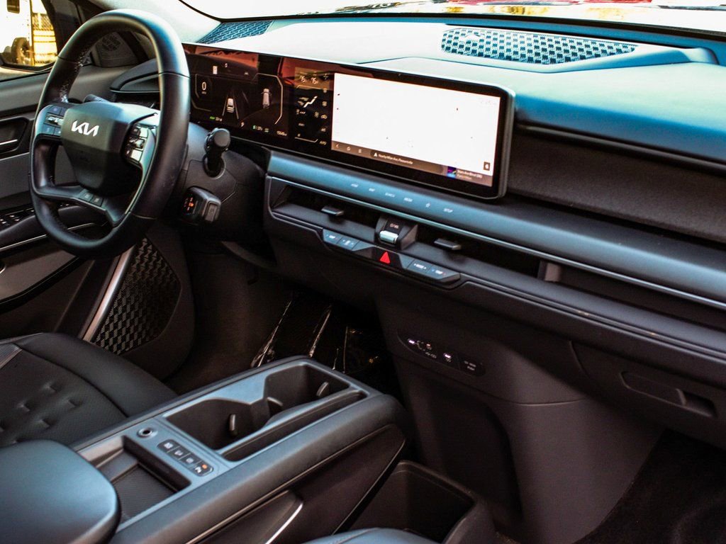 Used 2025 Kia EV9 Wind image 44