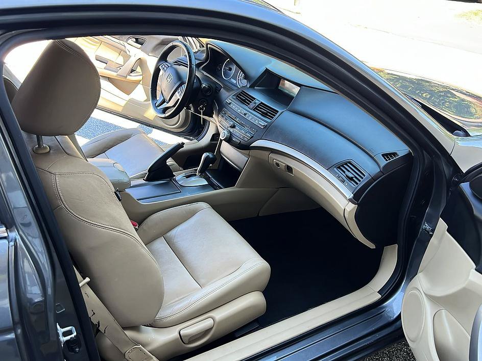 Used 2010 Honda Accord EX-L image 25