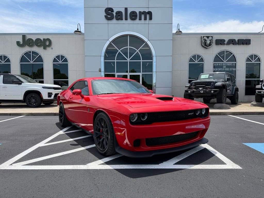 Used 2015 Dodge Challenger SRT Hellcat RWD image 1
