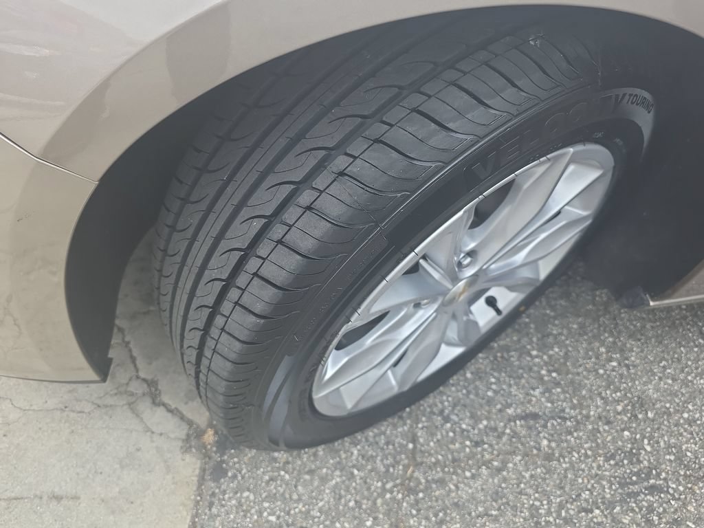 Used 2023 Chevrolet Malibu LT FWD image 26