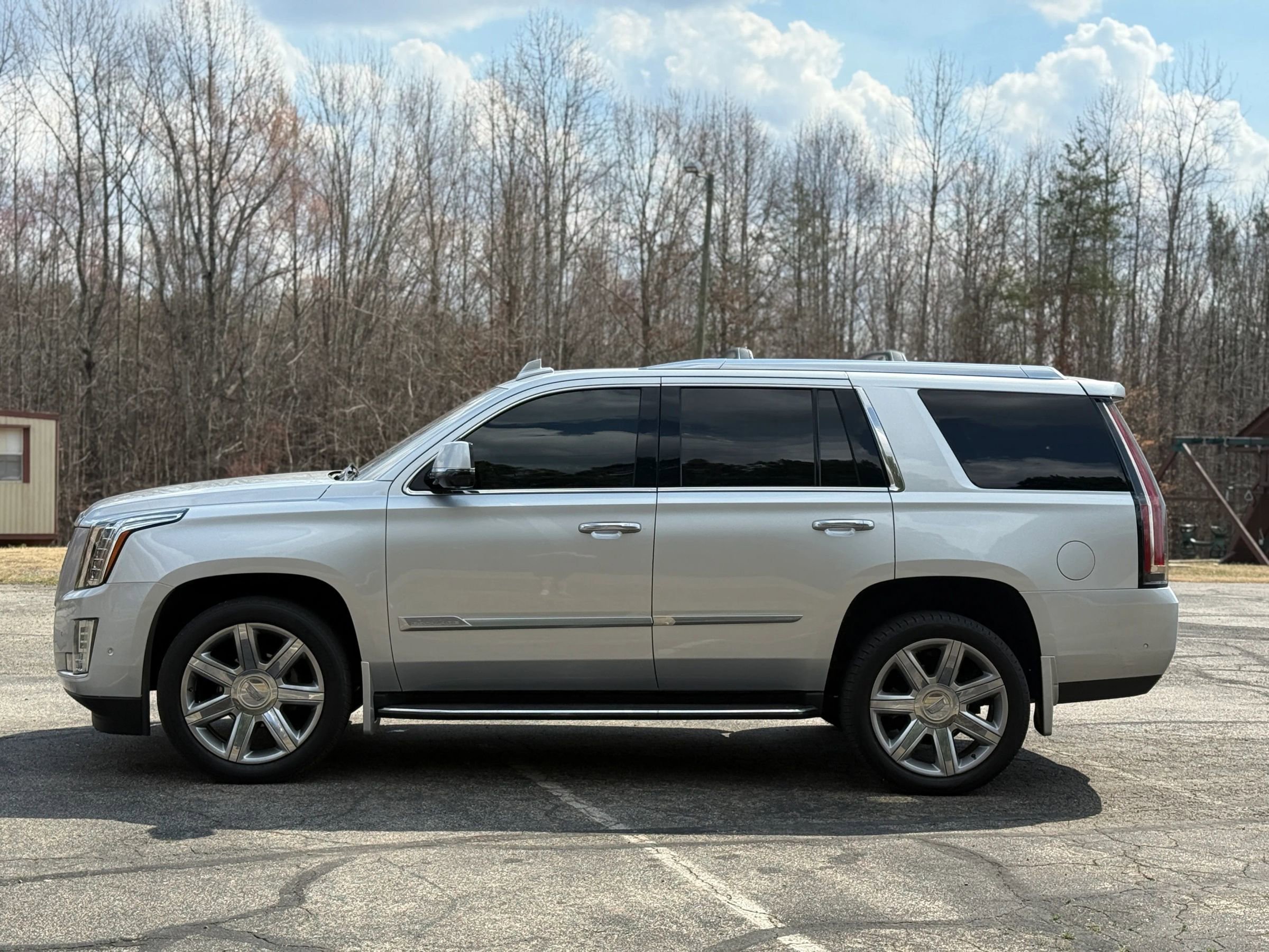 Used 2017 Cadillac Escalade Premium Luxury image 7