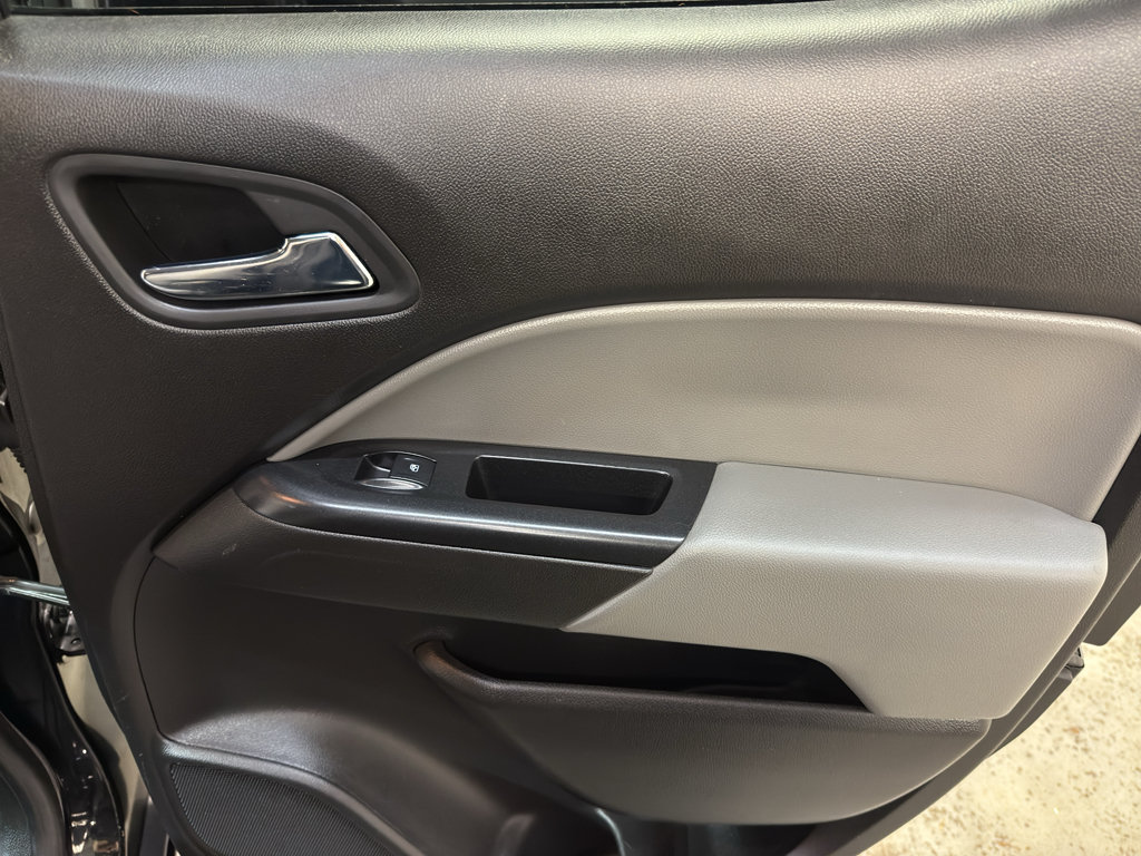 Used 2016 Chevrolet Colorado LT w/ LT Convenience Package AWD/4WD image 24