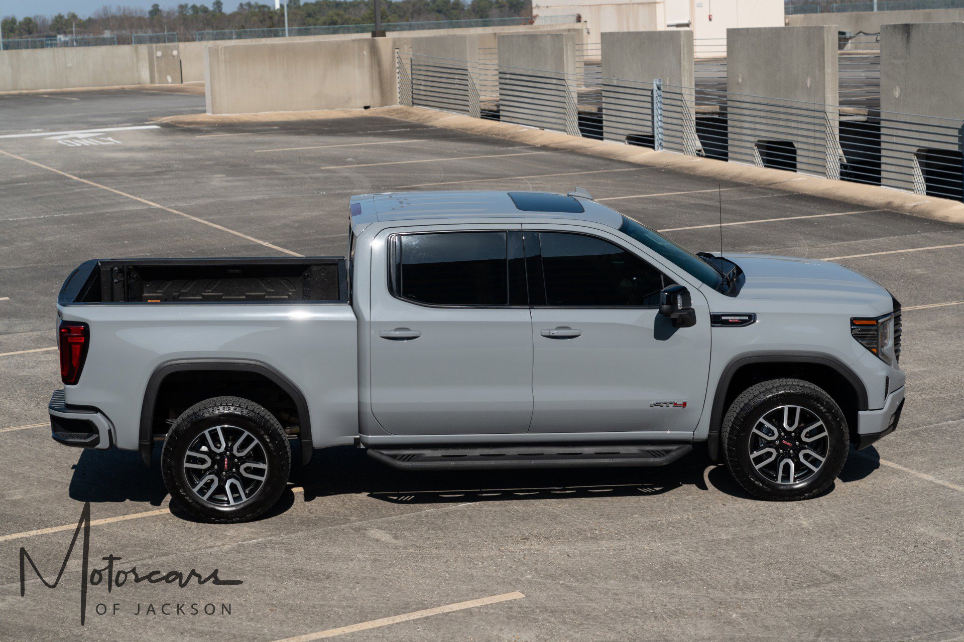 Used 2025 GMC Sierra 1500 AT4 w/ AT4 Premium Package image 29