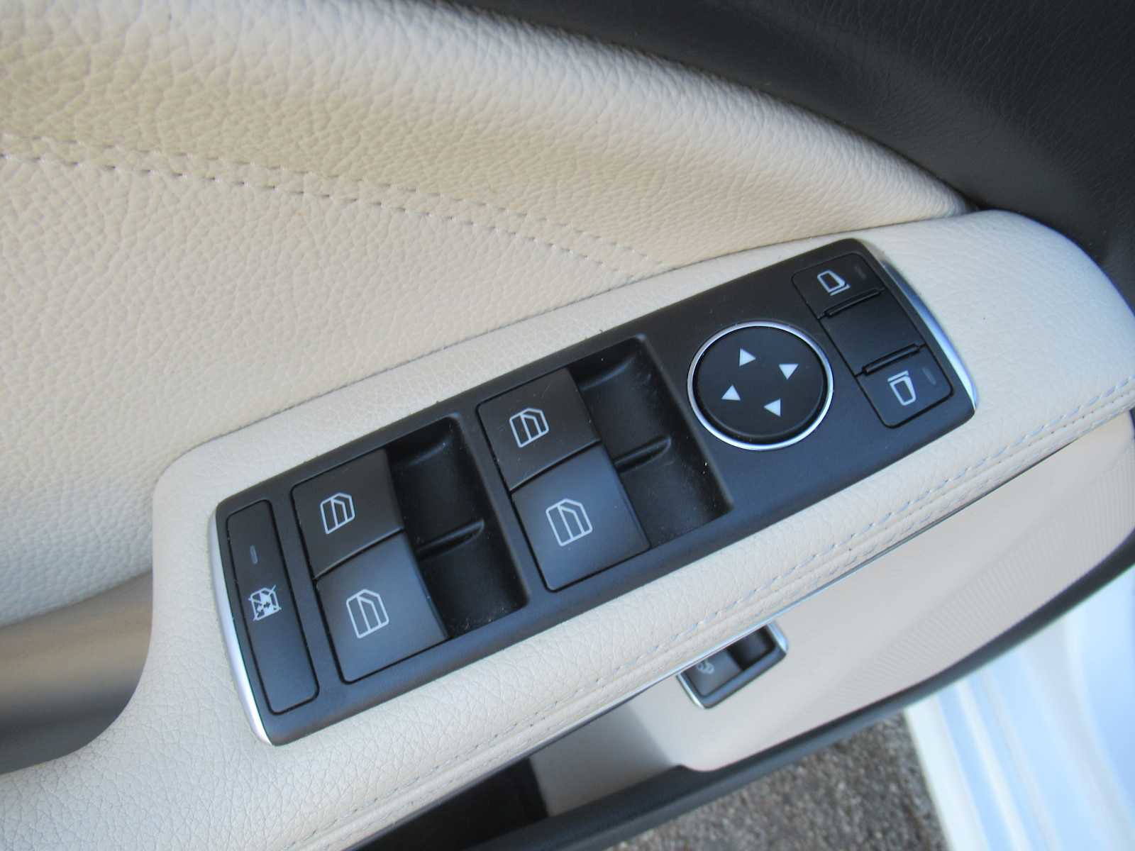 Used 2019 Mercedes-Benz CLA 250 CLA 250 image 17