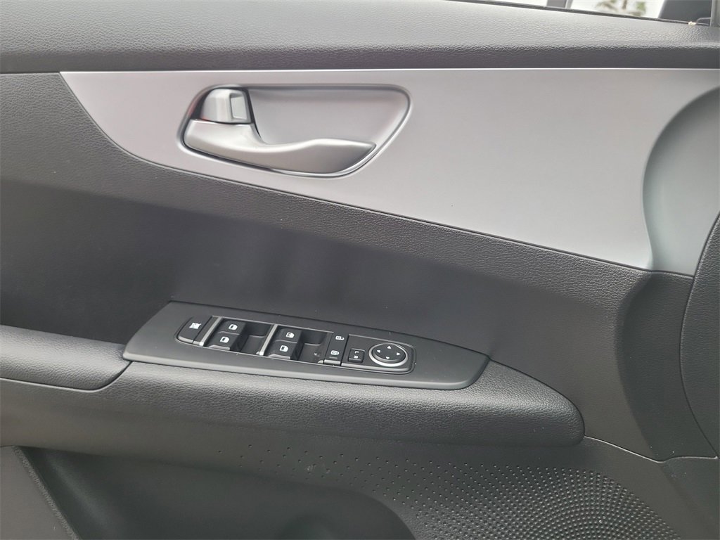 Used 2023 Kia Forte LXS image 14