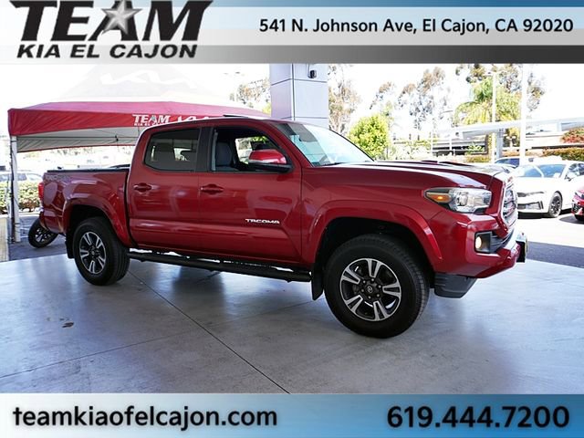 Used 2017 Toyota Tacoma TRD Sport AWD/4WD image 9