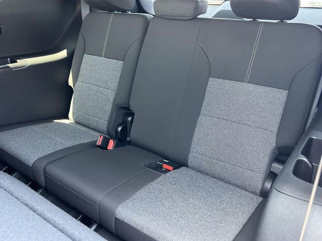 New 2025 GMC Acadia Elevation image 27