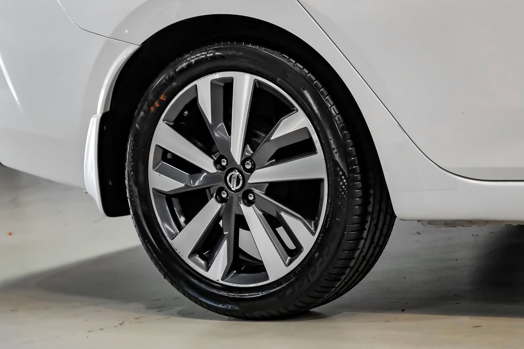 Used 2020 Nissan Versa SR w/ Convenience Package FWD image 53