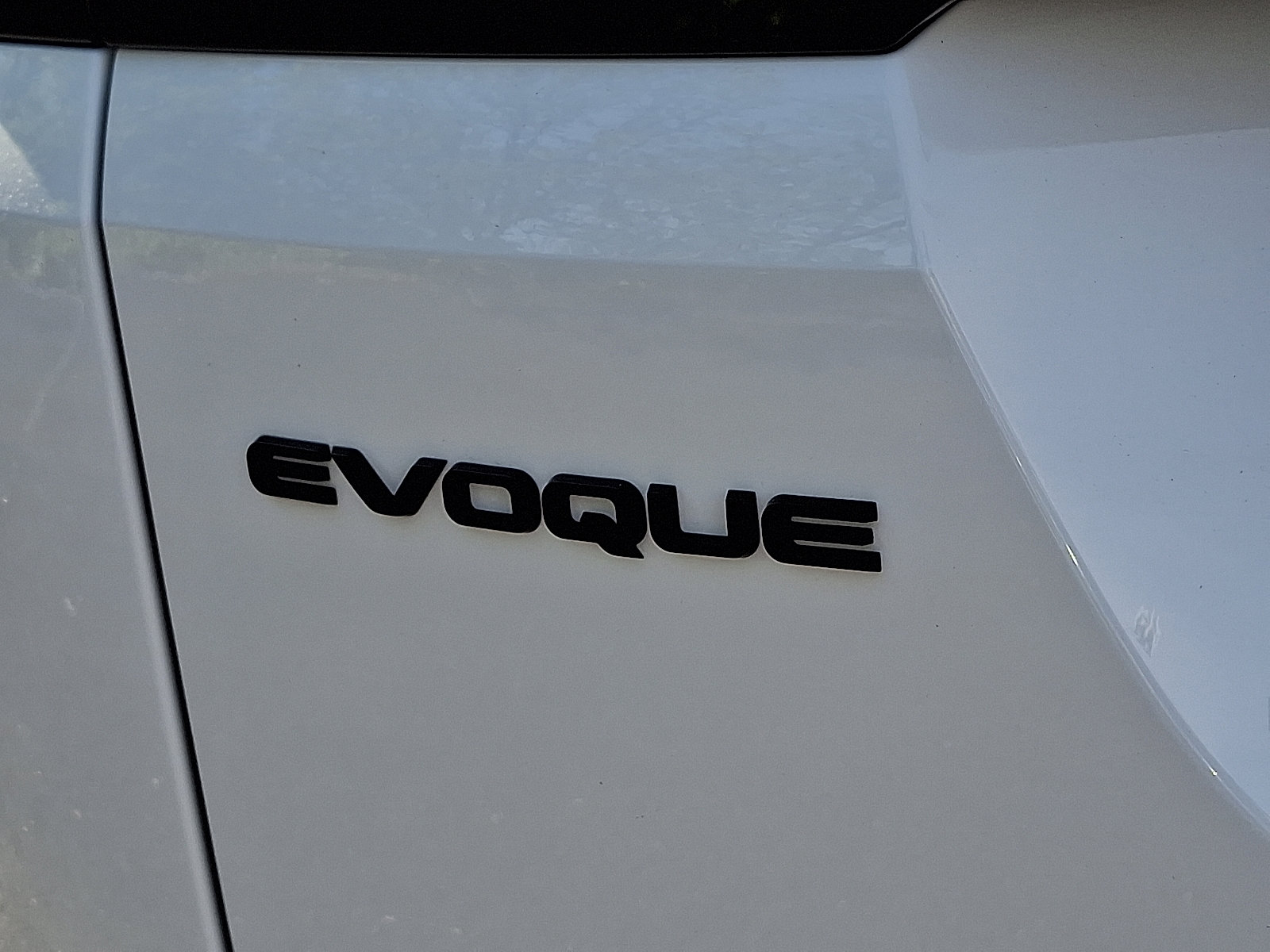 Certified 2025 Land Rover Range Rover Evoque S image 27