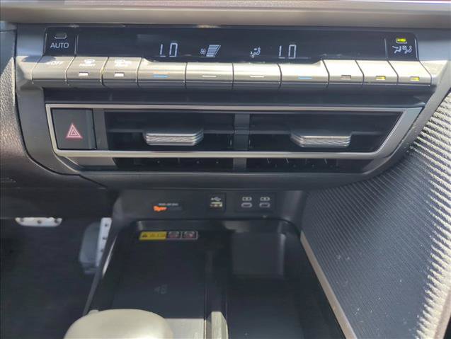 Certified 2025 Toyota Camry SE FWD image 21