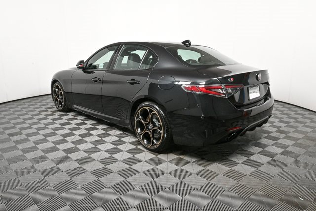 New 2025 Alfa Romeo Giulia w/ Driving Assist Package image 32