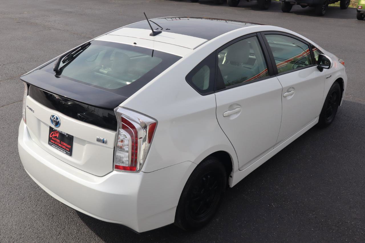 Used 2015 Toyota Prius Four w/ Deluxe Solar Roof Package image 13