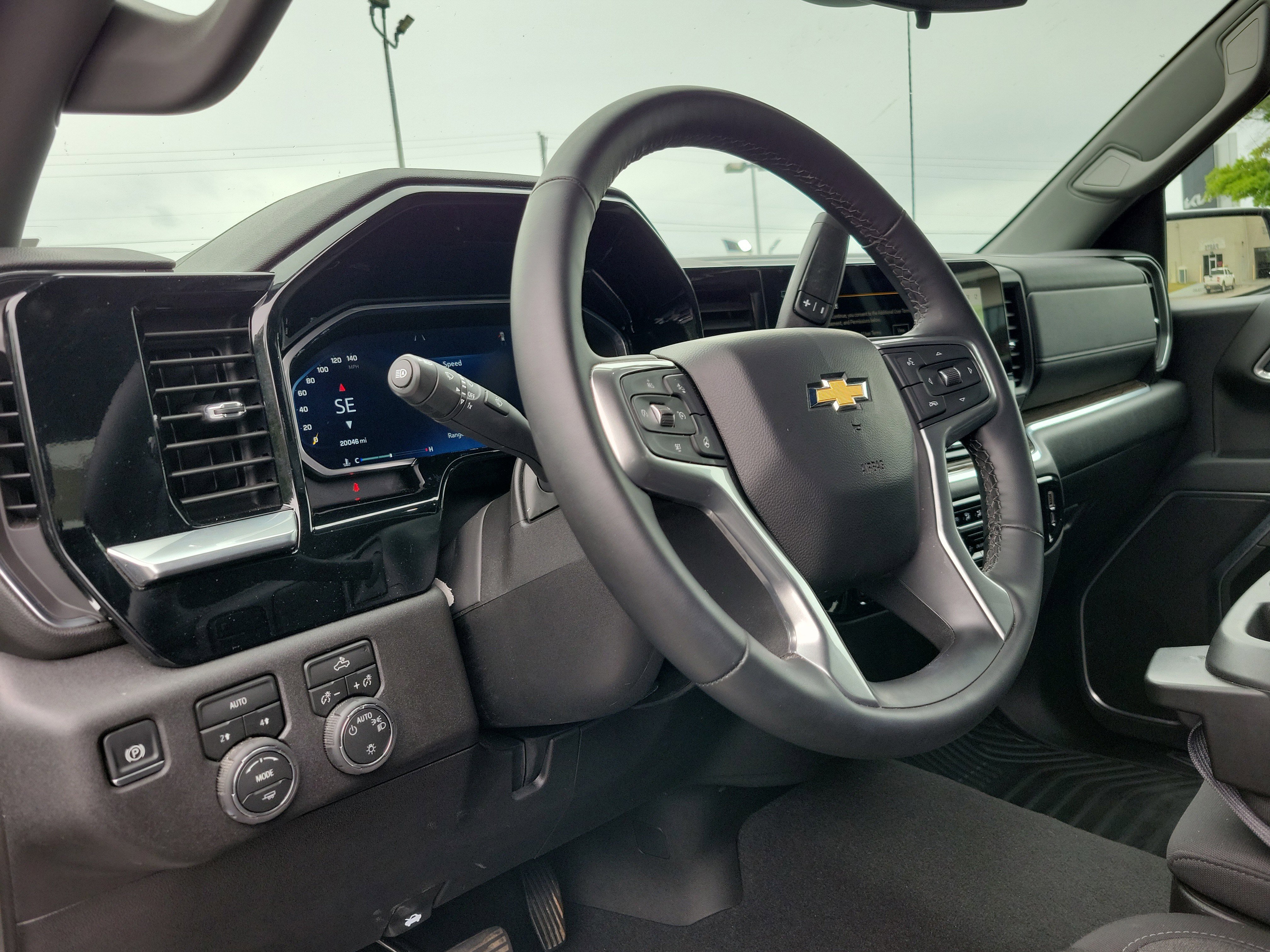 Used 2026 Chevrolet Silverado 1500 LT AWD/4WD image 3