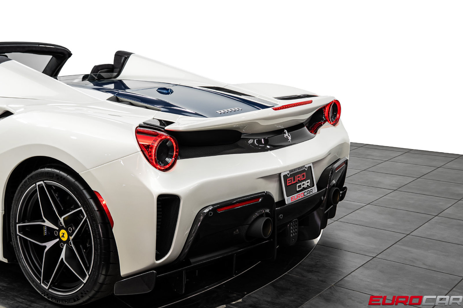 Used 2020 Ferrari 488 Pista Spider RWD image 25