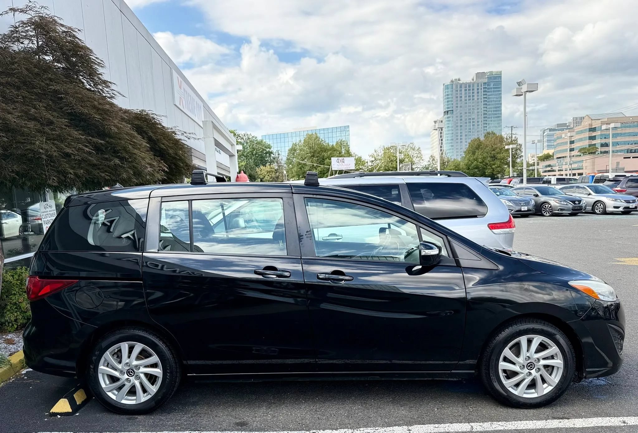 Used 2014 MAZDA MAZDA5 Sport FWD image 7