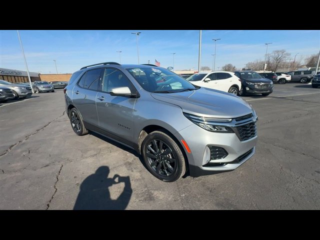 Certified 2023 Chevrolet Equinox RS image 2