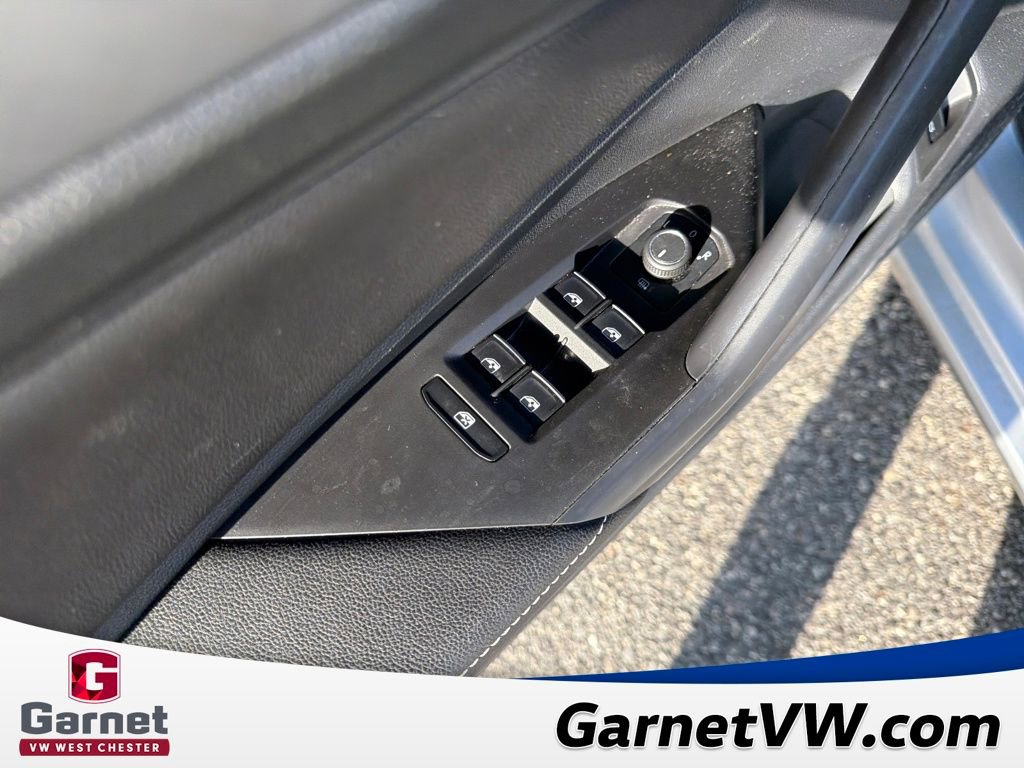 Certified 2023 Volkswagen Jetta SE image 12