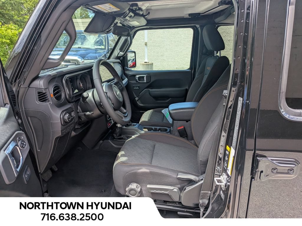 Used 2026 Jeep Gladiator Mojave AWD/4WD image 9
