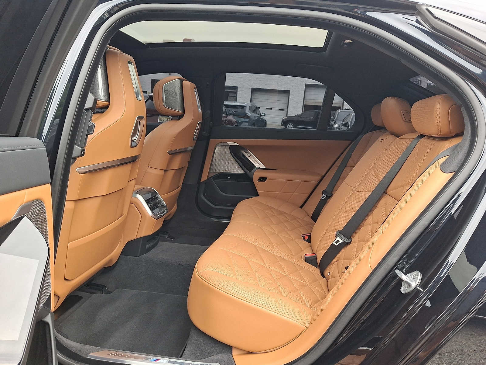 Used 2024 BMW 740i xDrive w/ Premium Package 2 AWD/4WD image 10