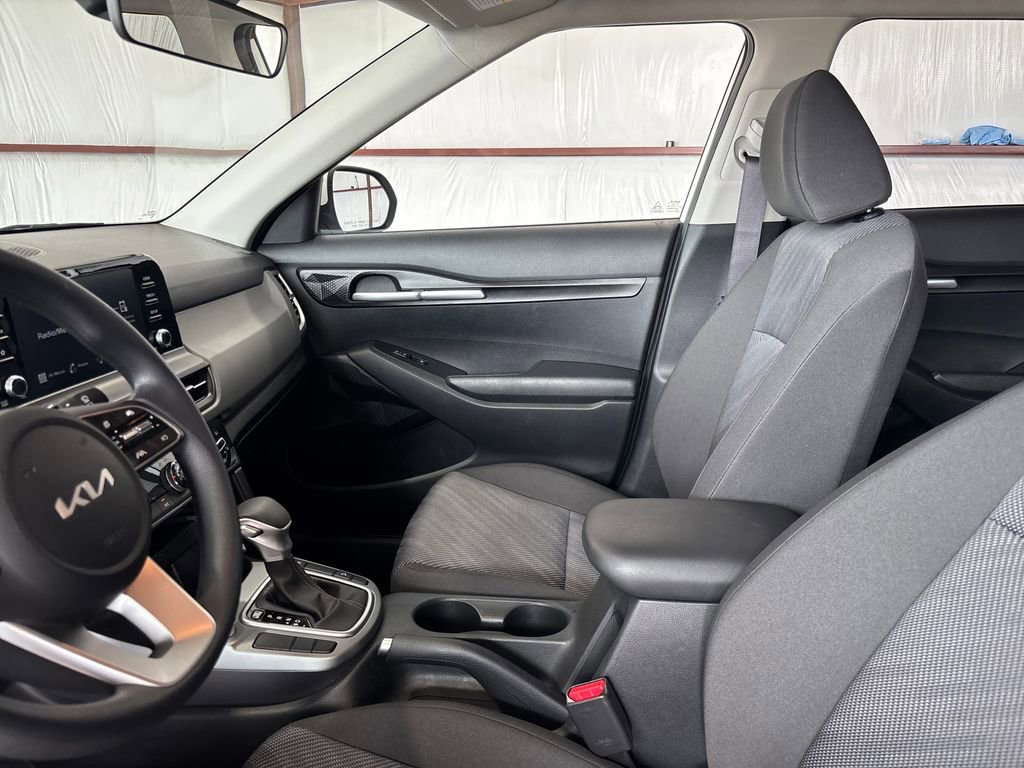 Used 2026 Kia Seltos LX AWD/4WD image 11