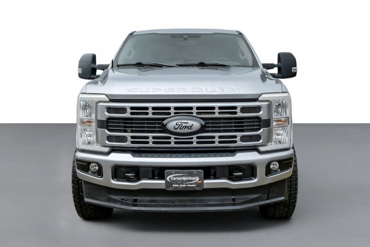 Used 2023 Ford F250 XLT AWD/4WD image 3