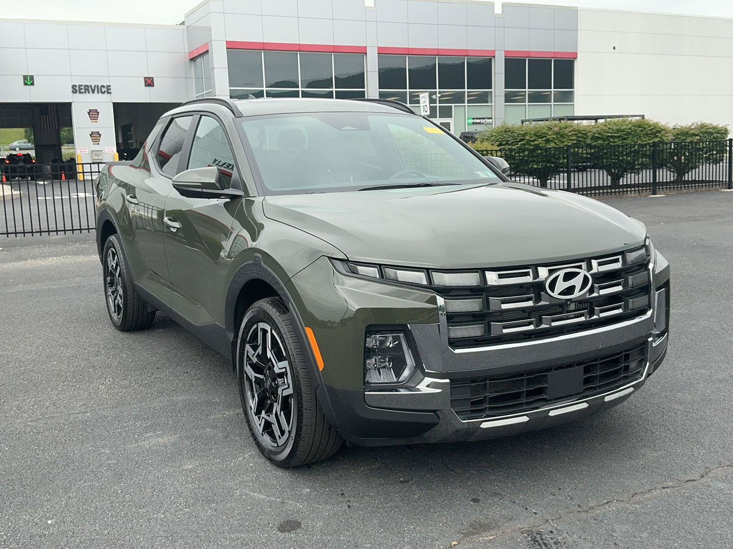Certified 2025 Hyundai Santa Cruz Limited AWD/4WD image 3