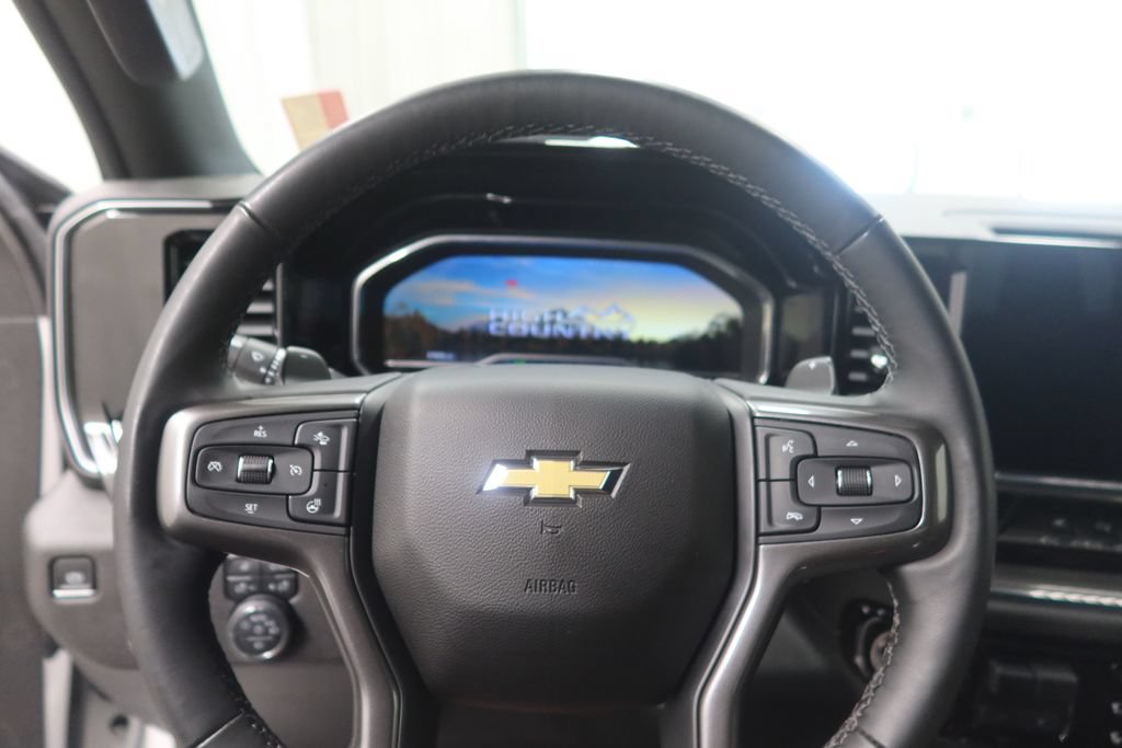 Used 2024 Chevrolet Silverado 1500 High Country w/ Technology Package AWD/4WD image 17