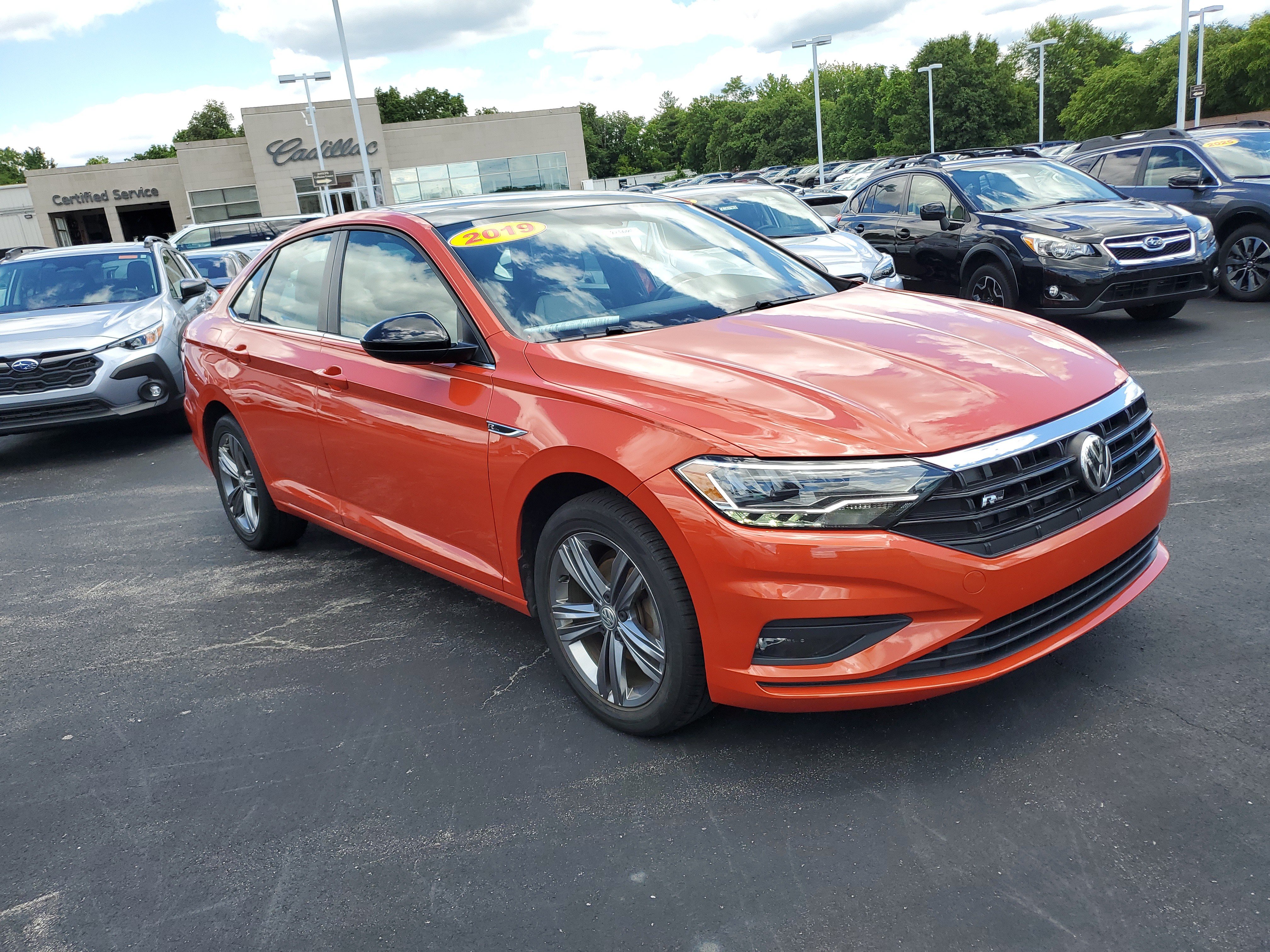 Used 2019 Volkswagen Jetta R-Line w/ R-Line Cold Weather Package FWD image 4