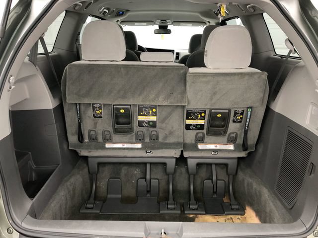 Used 2018 Toyota Sienna LE AWD/4WD image 23