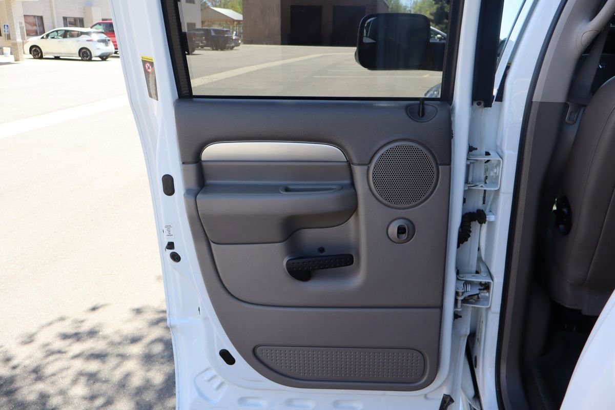 Used 2005 Dodge Ram 2500 Truck SLT AWD/4WD image 24