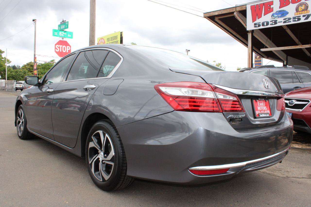 Used 2017 Honda Accord LX image 4