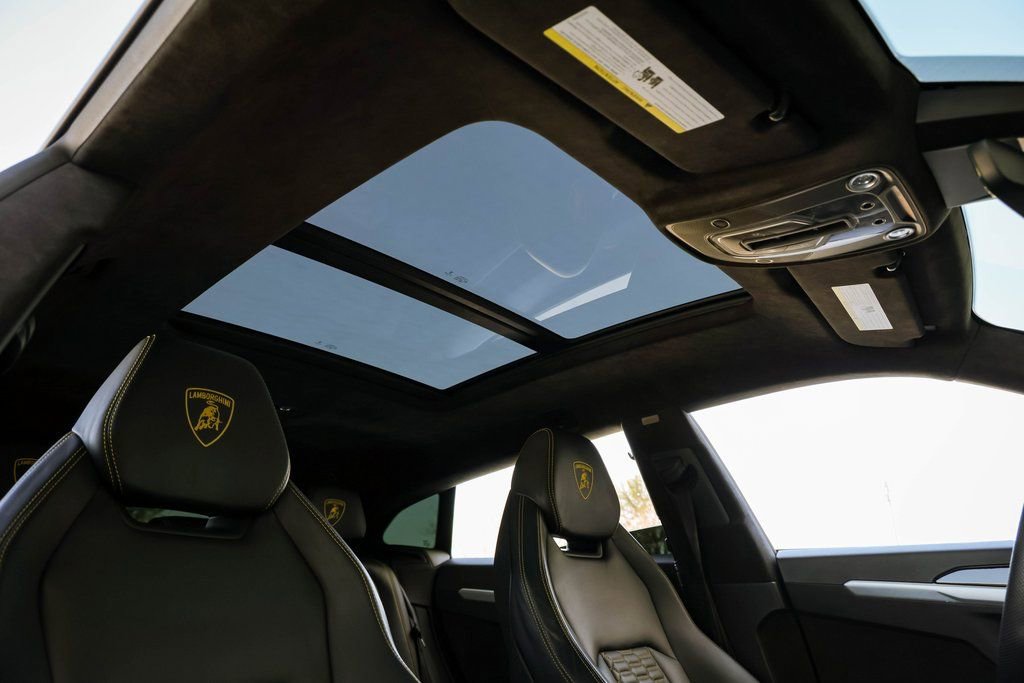 Used 2019 Lamborghini Urus image 28