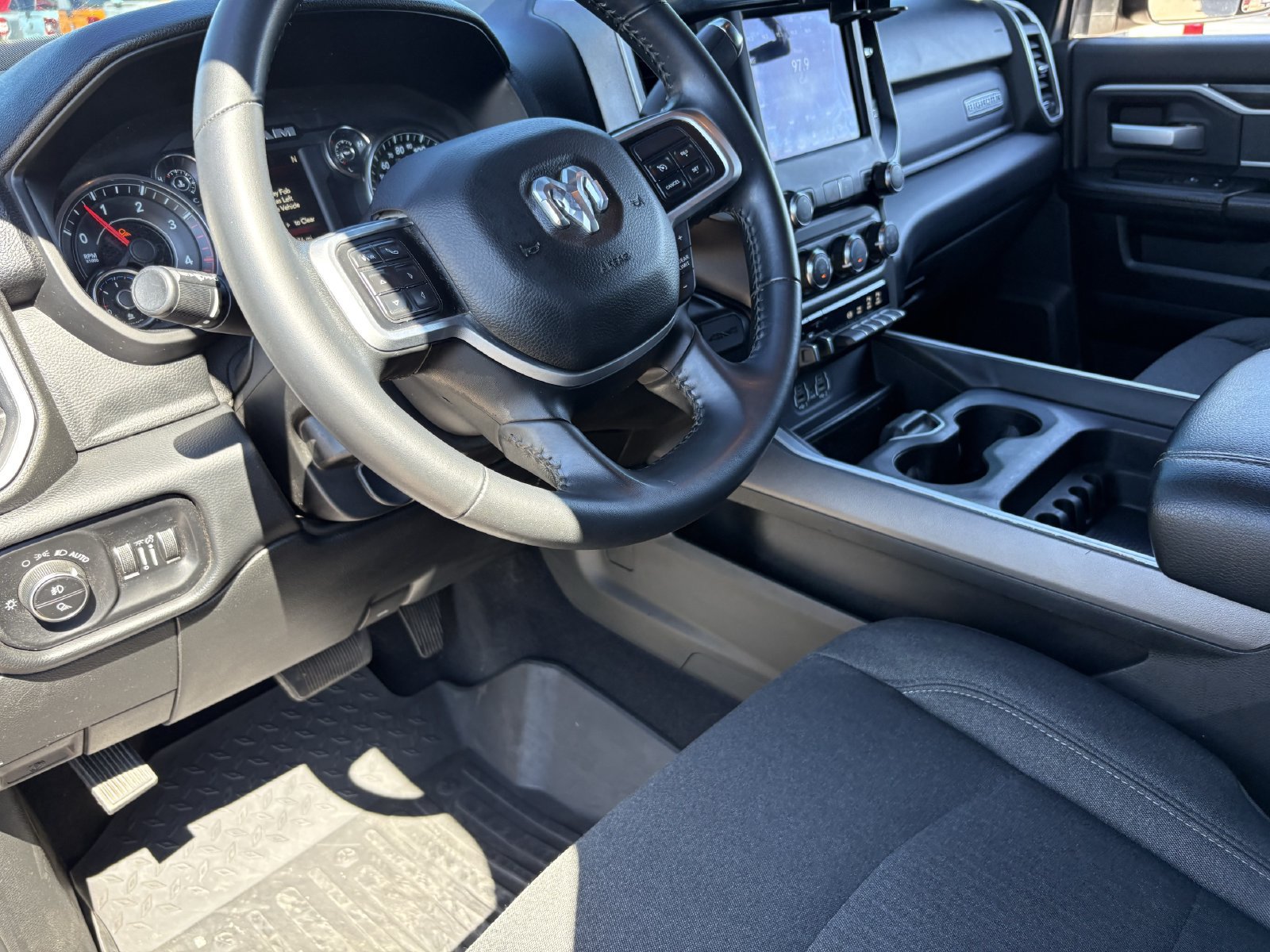 Used 2020 RAM 2500 Big Horn w/ Night Edition AWD/4WD image 23