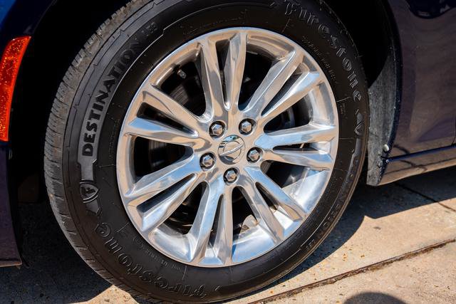 Used 2017 Chrysler 300 C RWD image 14