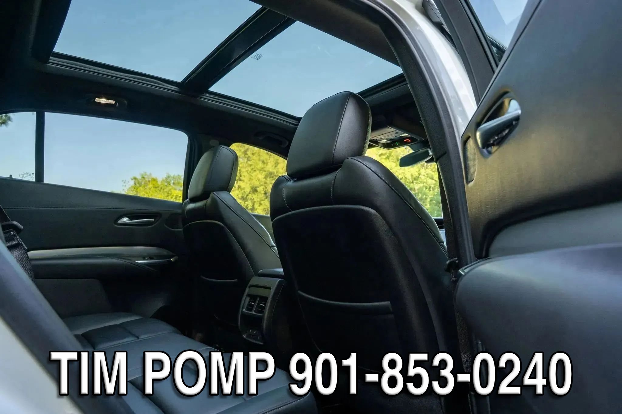 Used 2023 Cadillac XT4 Premium Luxury w/ Cold Weather Package FWD image 30