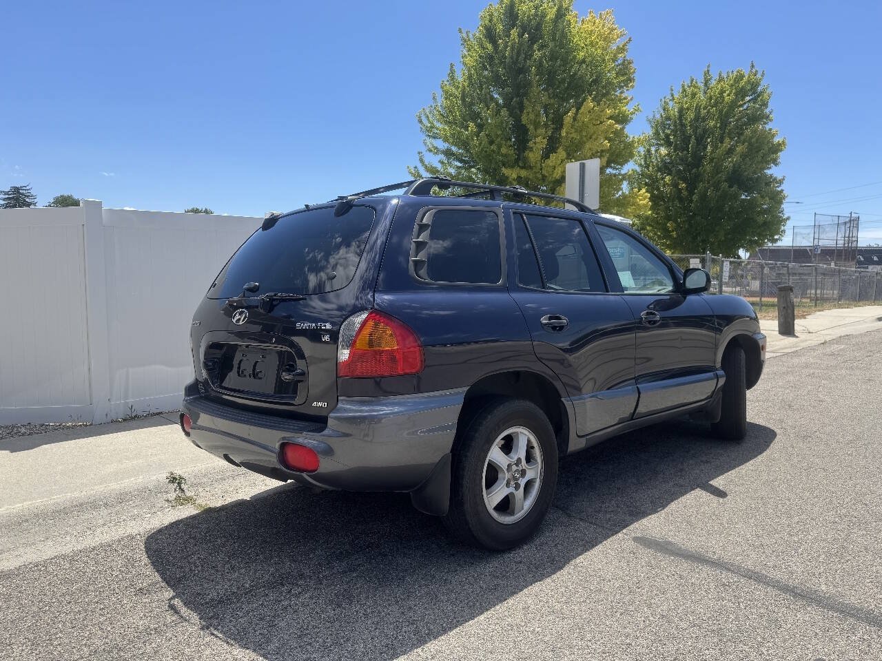Used 2004 Hyundai Santa Fe GLS AWD/4WD image 14
