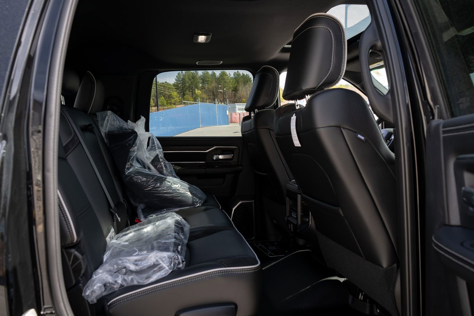 New 2026 RAM 2500 Laramie w/ Night Edition AWD/4WD image 40